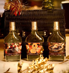 **New** Christmas Gin Trio Hamper containing Christmas Pudding Gin 20cl, Orange Gin 20cl and Mince Pie Gin 20cl