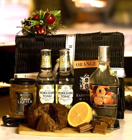 **New**Orange Gin Celebration Hamper: Orange Gin 20cl, Yorkshire Tonic 200ml x 2, Sloe Port Fruit Cake, Orange Liqueur Jam and Orange Chocolate Bar